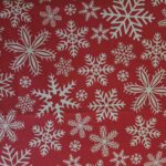 Piros alapon hópelyhek